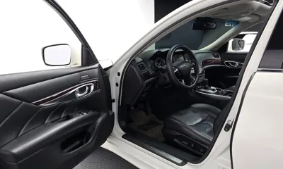 Infiniti M