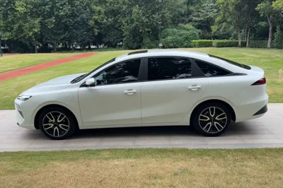 Roewe D6