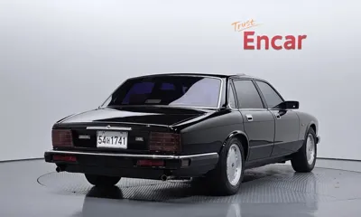 Jaguar XJ-6