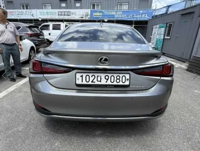 Lexus ES
