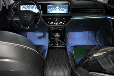 Hongqi HS5