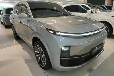 Li Auto L8