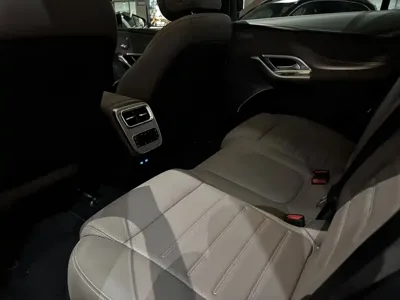 Mercedes-Benz 奔驰GLC新能源