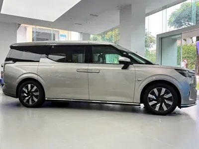 Volvo EM90