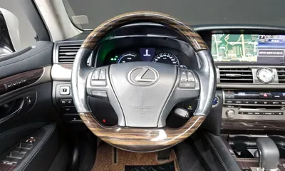 Lexus LS