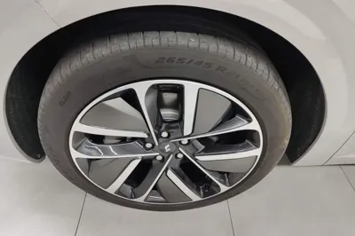 Li Auto L6