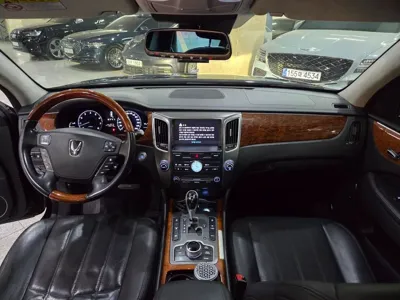 Hyundai Equus