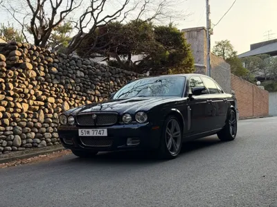 Jaguar XJR