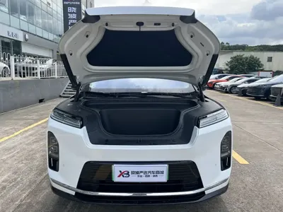 Nio ES8