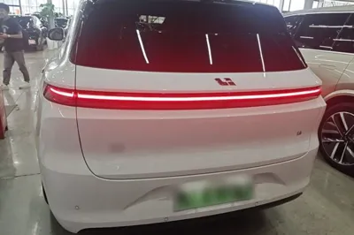 Li Auto L6