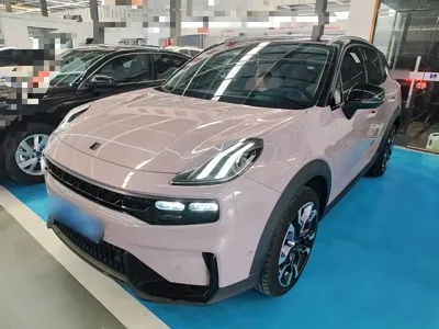 Lynk & Co 06