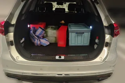 Hongqi HS5