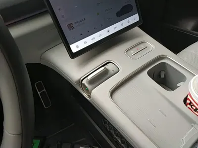 Nio ES8