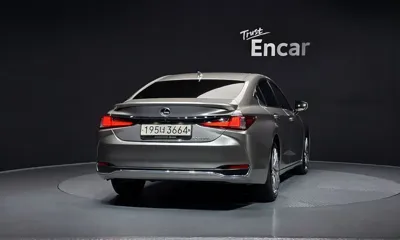 Lexus ES