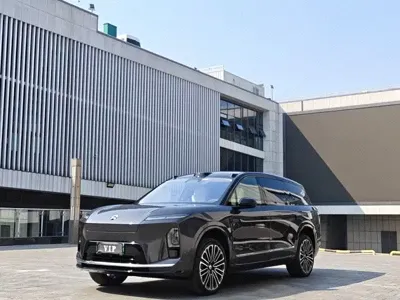 Nio ES8