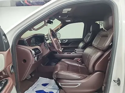Lincoln Navigator