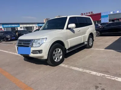 Mitsubishi Pajero (Import)