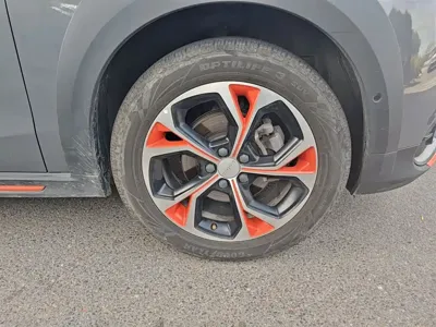 Lynk & Co 02
