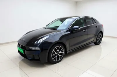 Lynk & Co 03