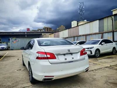 Peugeot 408