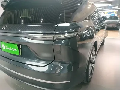 Nio ES8