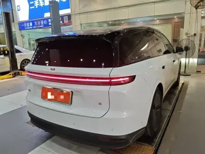 Li Auto 理想i8