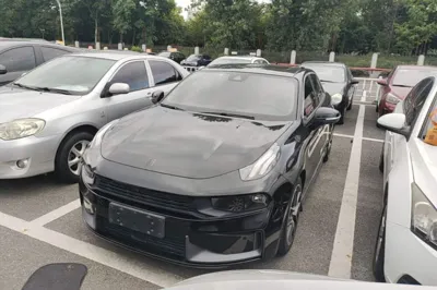 Lynk & Co 03