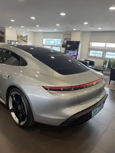 Porsche Taycan