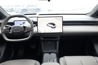 Lynk & Co Z20