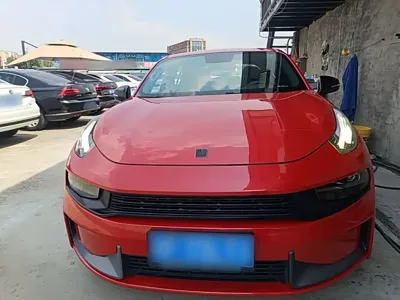 Lynk & Co 03