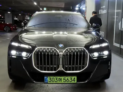 BMW 7-Series