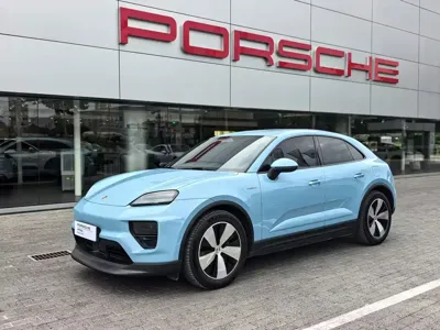 Porsche Macan EV
