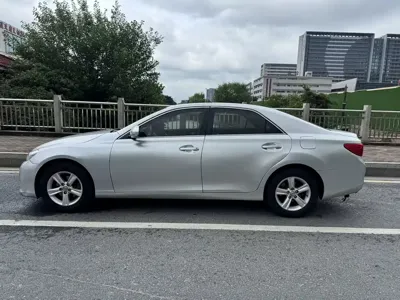 Toyota Reiz
