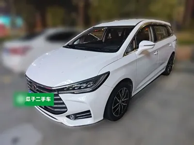 BYD MAX