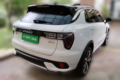 Lynk & Co 01