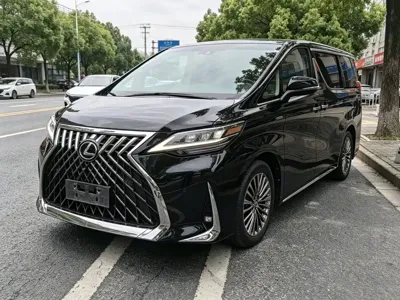 Lexus LM