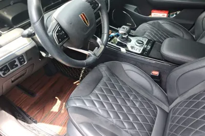Hongqi HS5