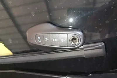 Hongqi HS6 PHEV