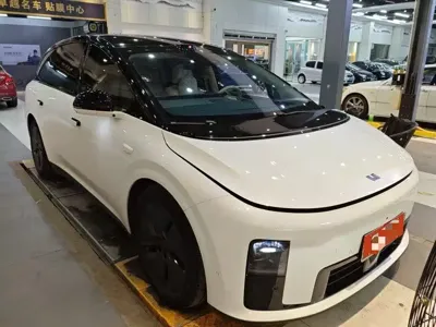 Li Auto 理想i8