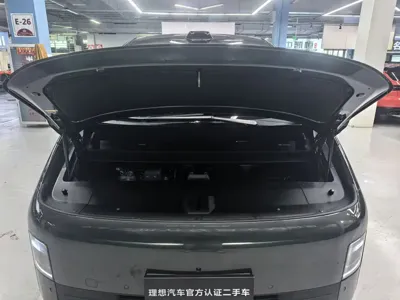 Li Auto Li MEGA