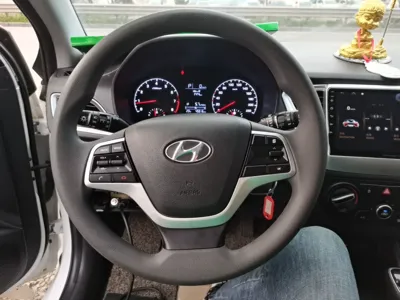 Hyundai Verna RV