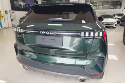 Lynk & Co 06