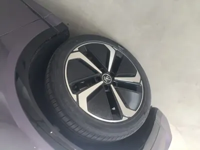 BYD L EV