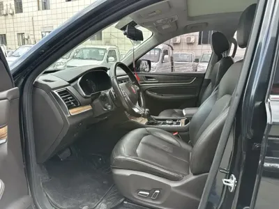 Roewe RX8