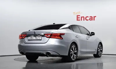 Nissan Maxima