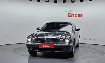 Jaguar XJ-8