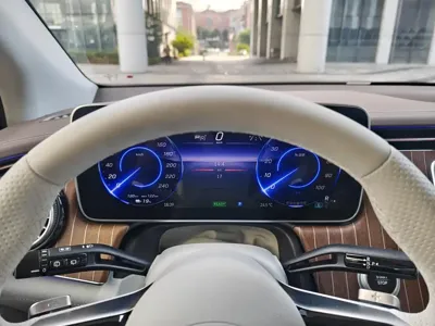 Mercedes-Benz EQE SUV
