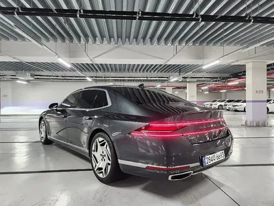 Genesis G90