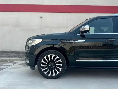 Lincoln Navigator