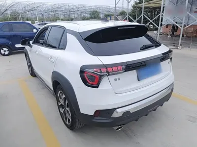 Lynk & Co 02